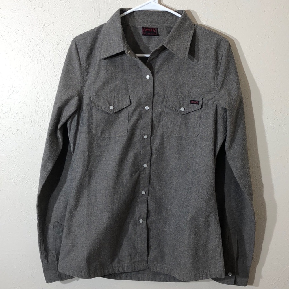 Dakine women’s button flannel